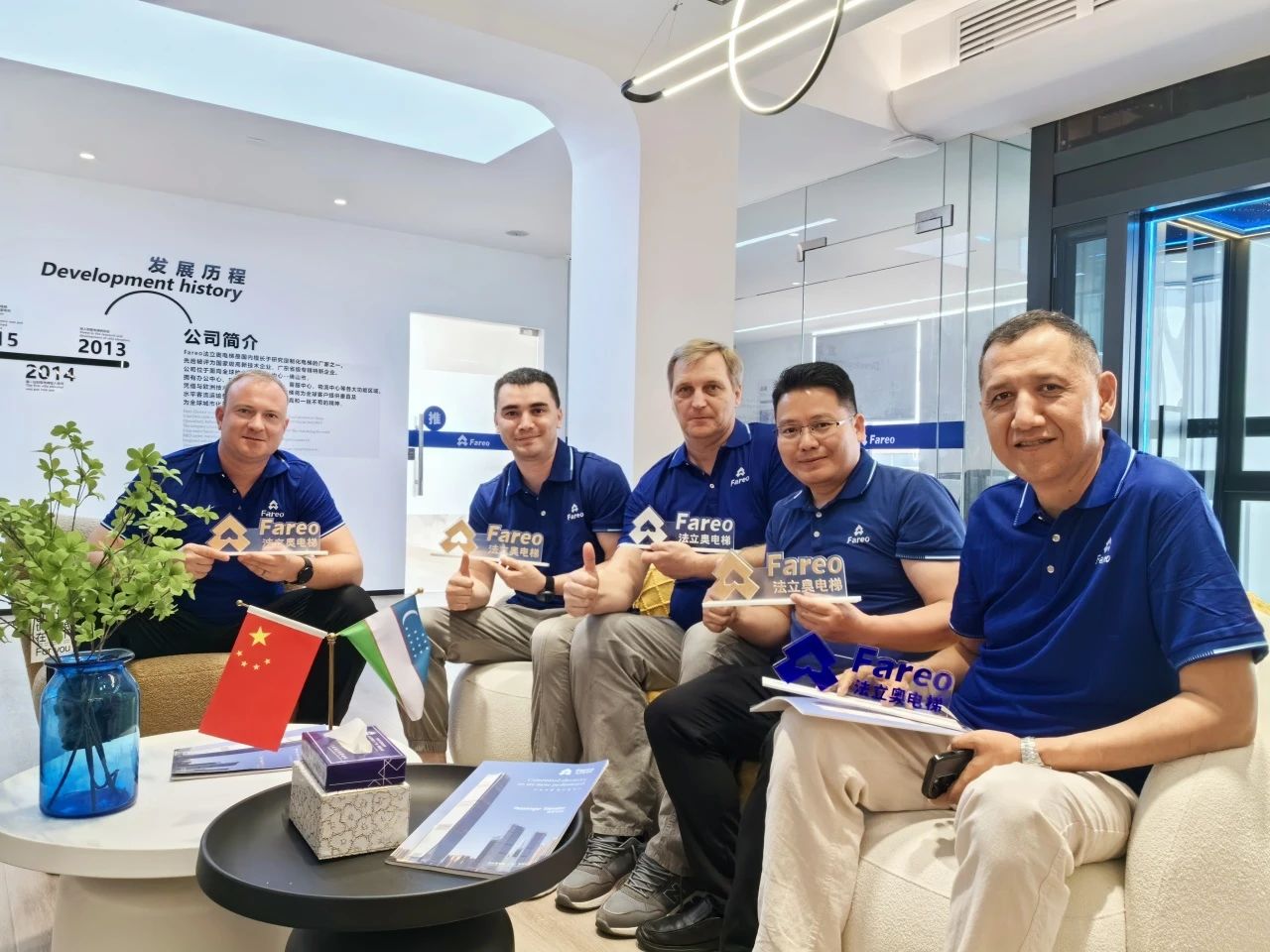 天下品质中国制造，，外洋主干团队到asiagame电梯考察交流