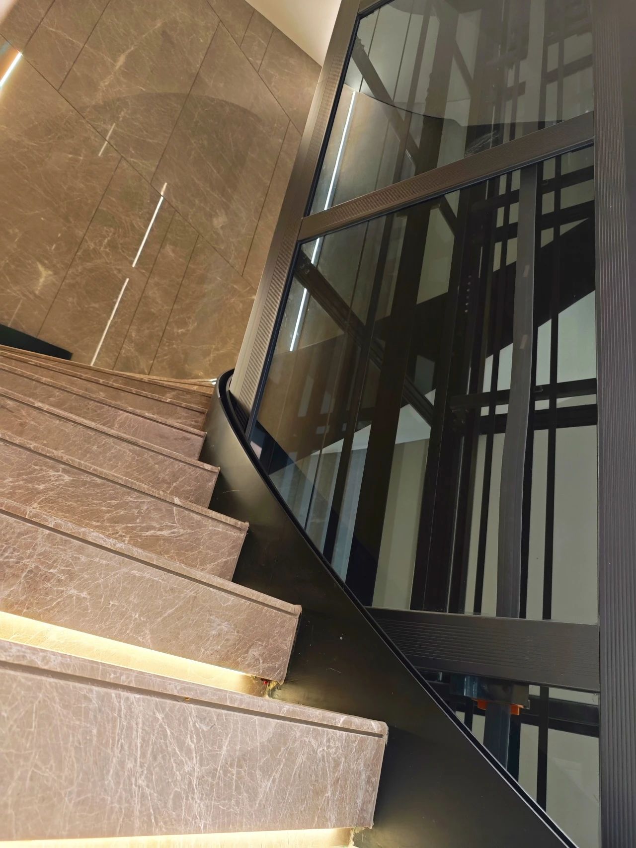 asiagame旅行别墅电梯