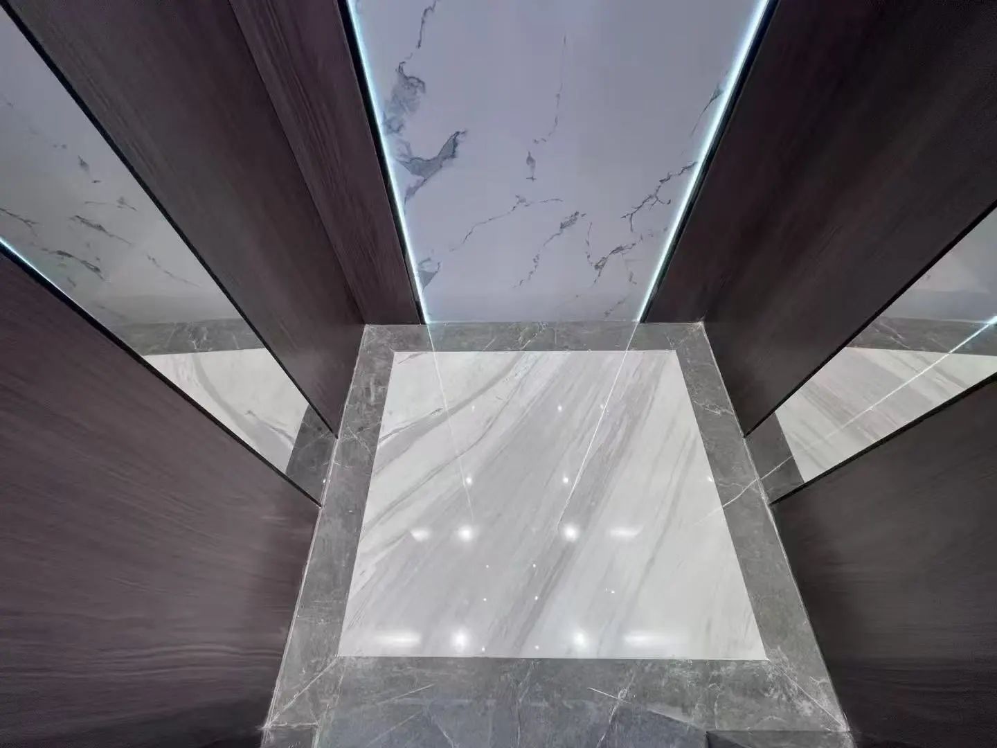 asiagame室外旅行电梯